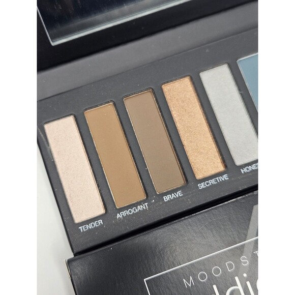 Younique Moodstruck Addiction Palette #4 New in box - Picture 3 of 6